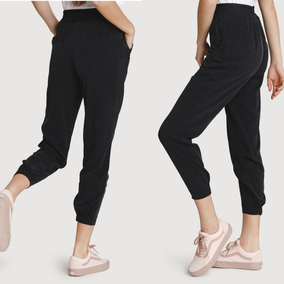 Kit and Ace Silk Easy Breezy Stretch Jogger Pants Size 4 Black - Picture 3 of 15